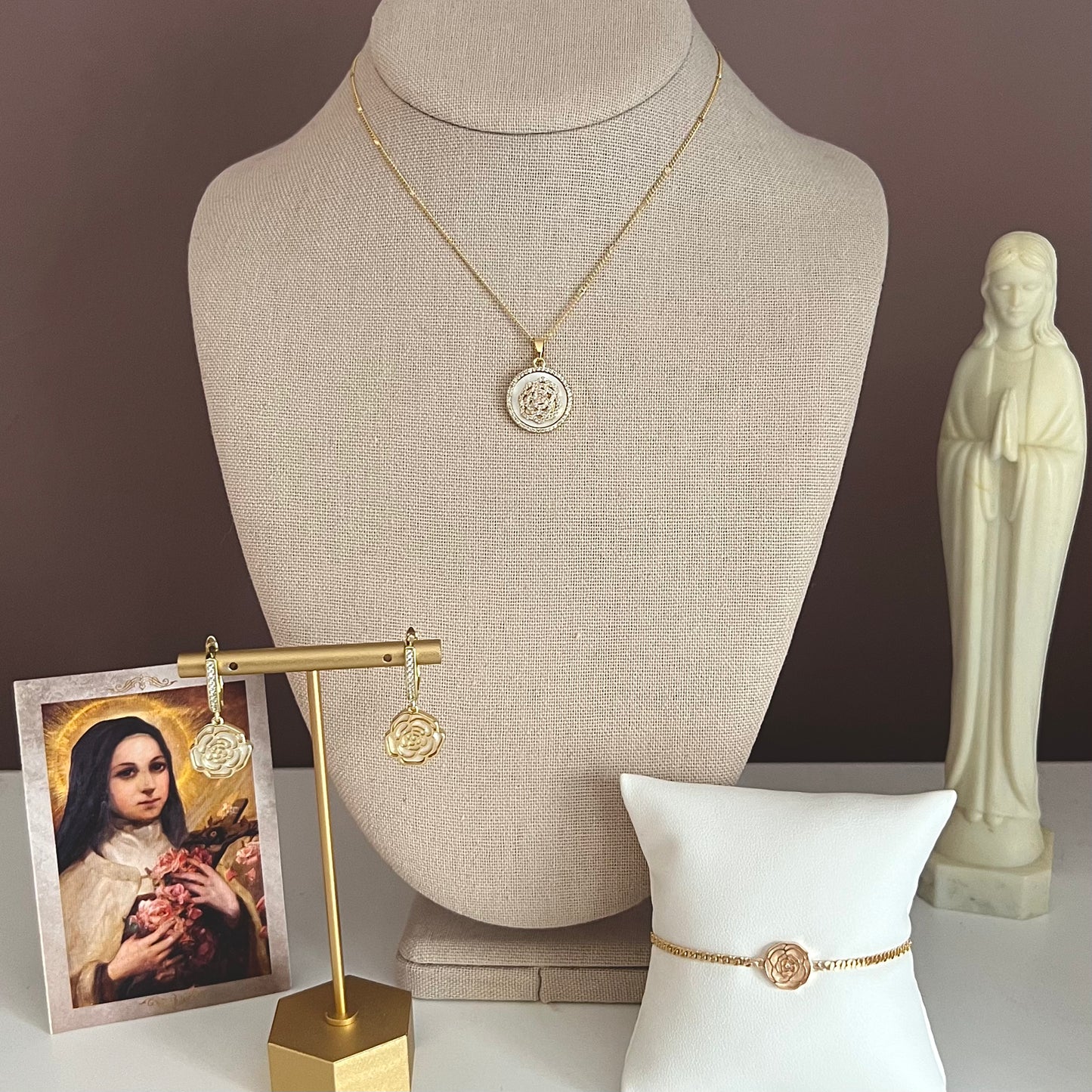 **CLEARANCE** The Petite Fleur Necklace
