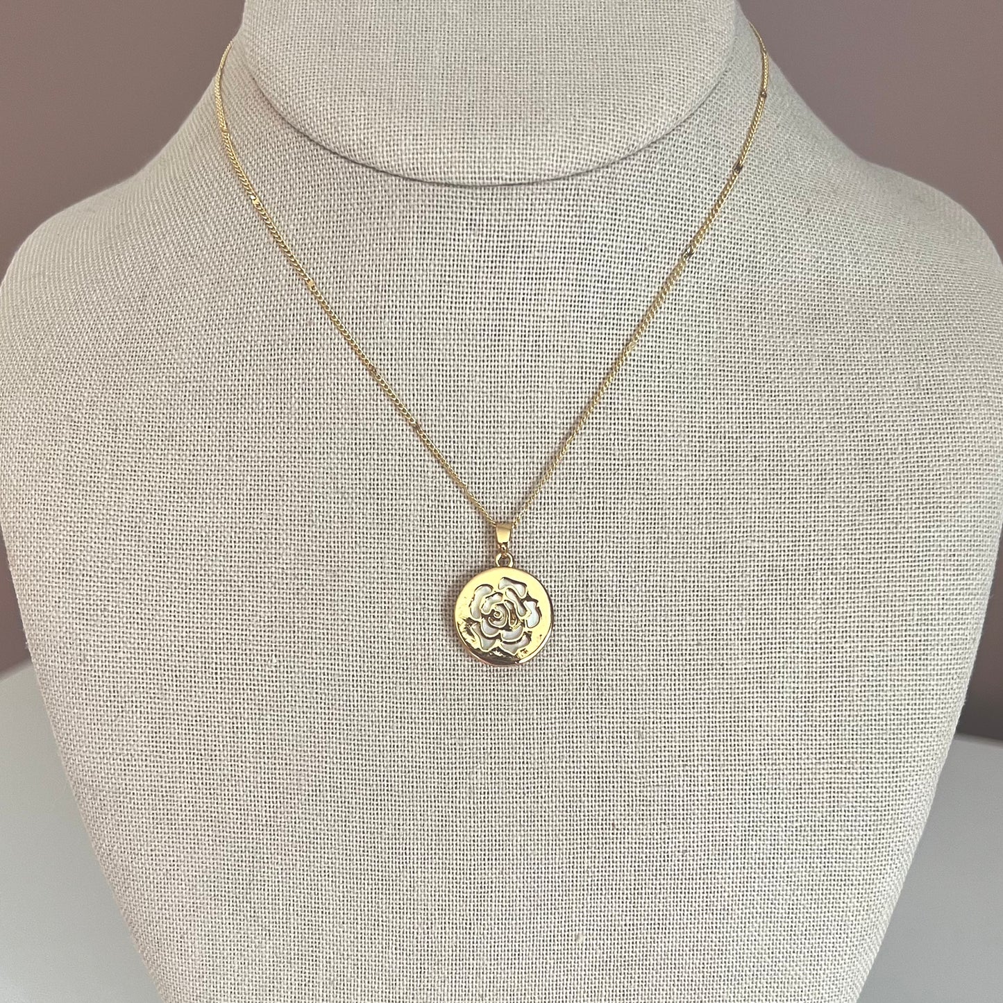 **CLEARANCE** The Petite Fleur Necklace